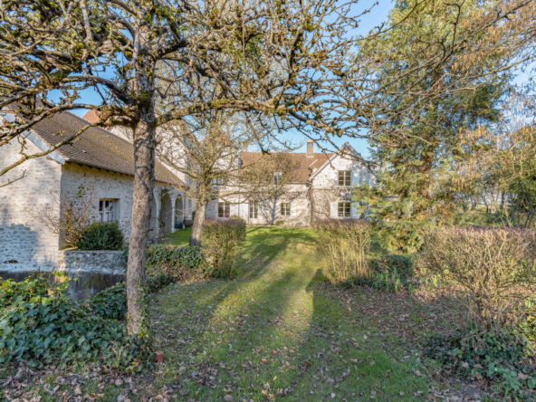 photo_4d890507f7df2cd4bfa34a154cf541af