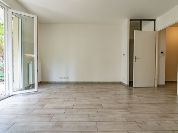 photo_766e2fa60fe14bcea54a1e48dfa39016