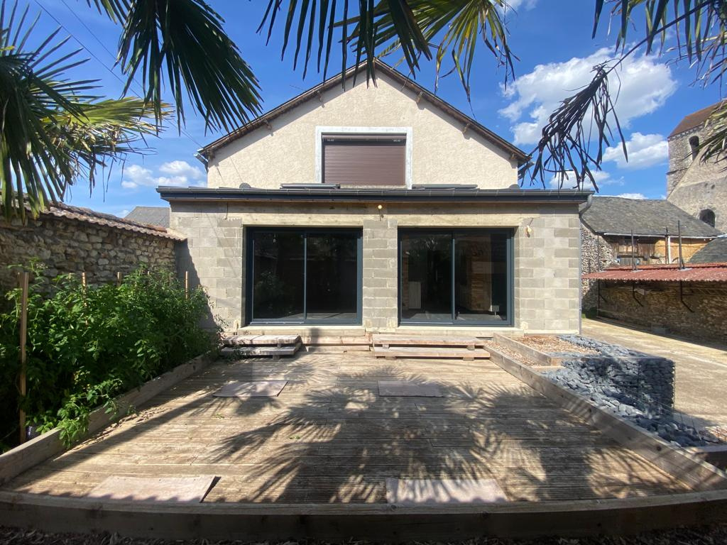 photo_0a27b06e976a49fd6bf3e6b576f963ff