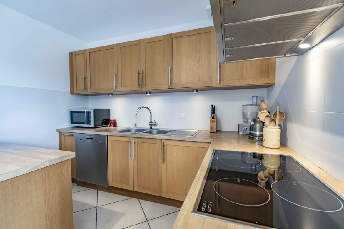 photo_1549cdc8f81bbcfeb6c3243a84972774