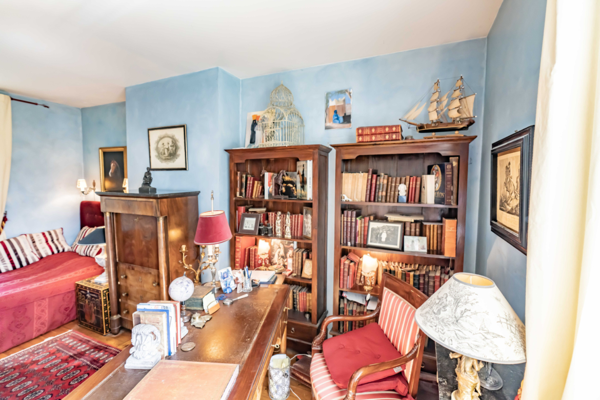 photo_1e5f7eededa2c8f9d7940c4d4a4a6174