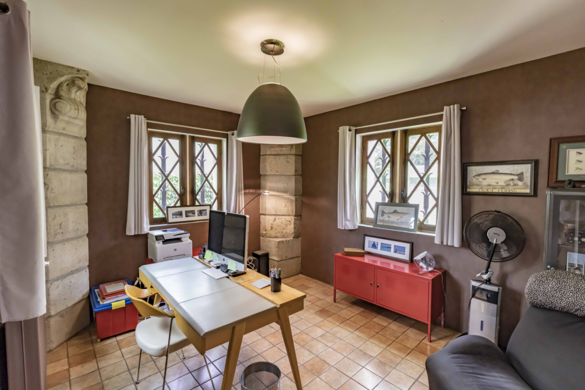 photo_42320f9e976d04cd230f92d5bece83b8