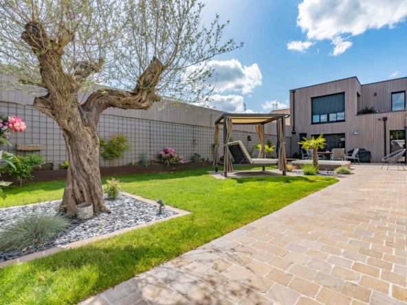 photo_5cceb57f2a5a13fc40af167003210e41