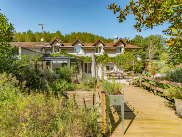 photo_5d8e51aa8eb1bc3ea4ca7ad8a8fe9ab6