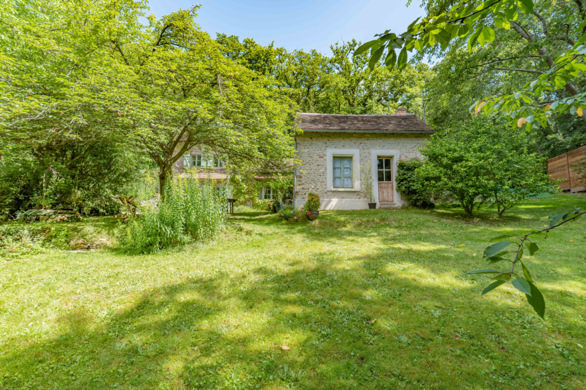 photo_61a191fb1df988489dc9278746cc2592