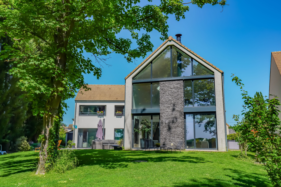 photo_66176e7b46a995fdada59ca0daa12796