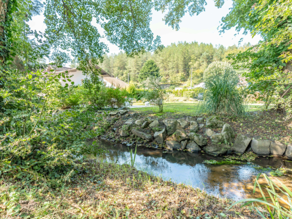 photo_67ba525aa6d56cdbd2645895ea7da8c0