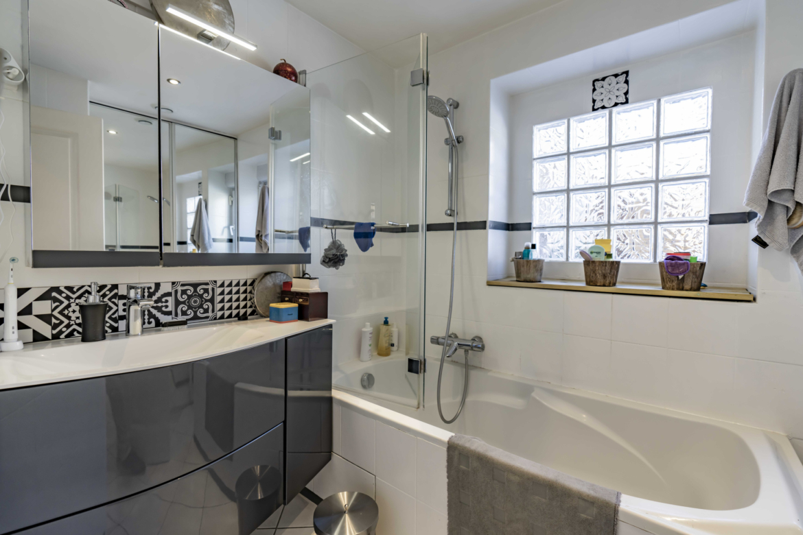 photo_67fa82e8132789a60fe8befd22c6633c