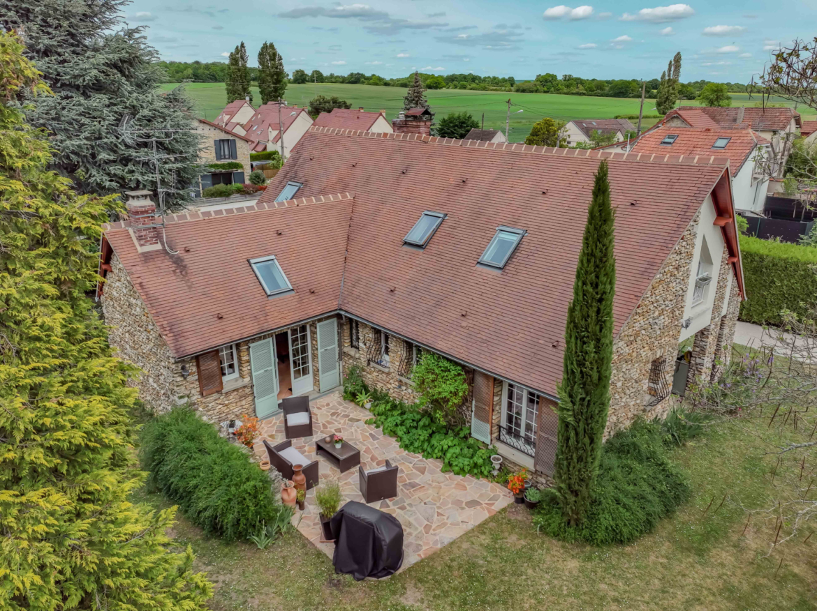 photo_e76b6eb46d3941cd0a29d73e4eab4ae4