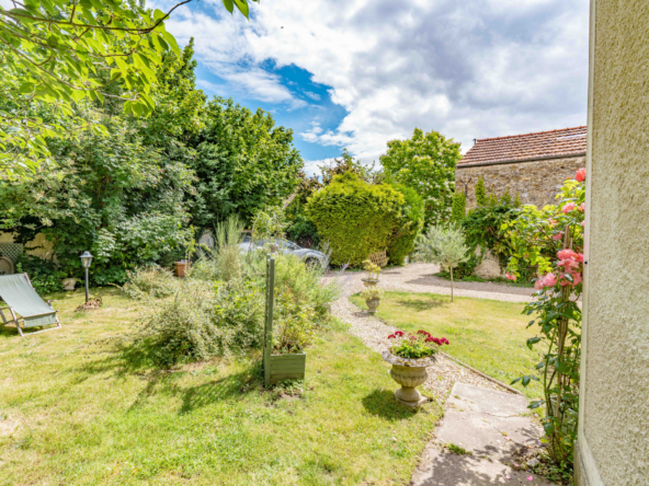 photo_e889bc76695f1ee66ec71d9a244d3762