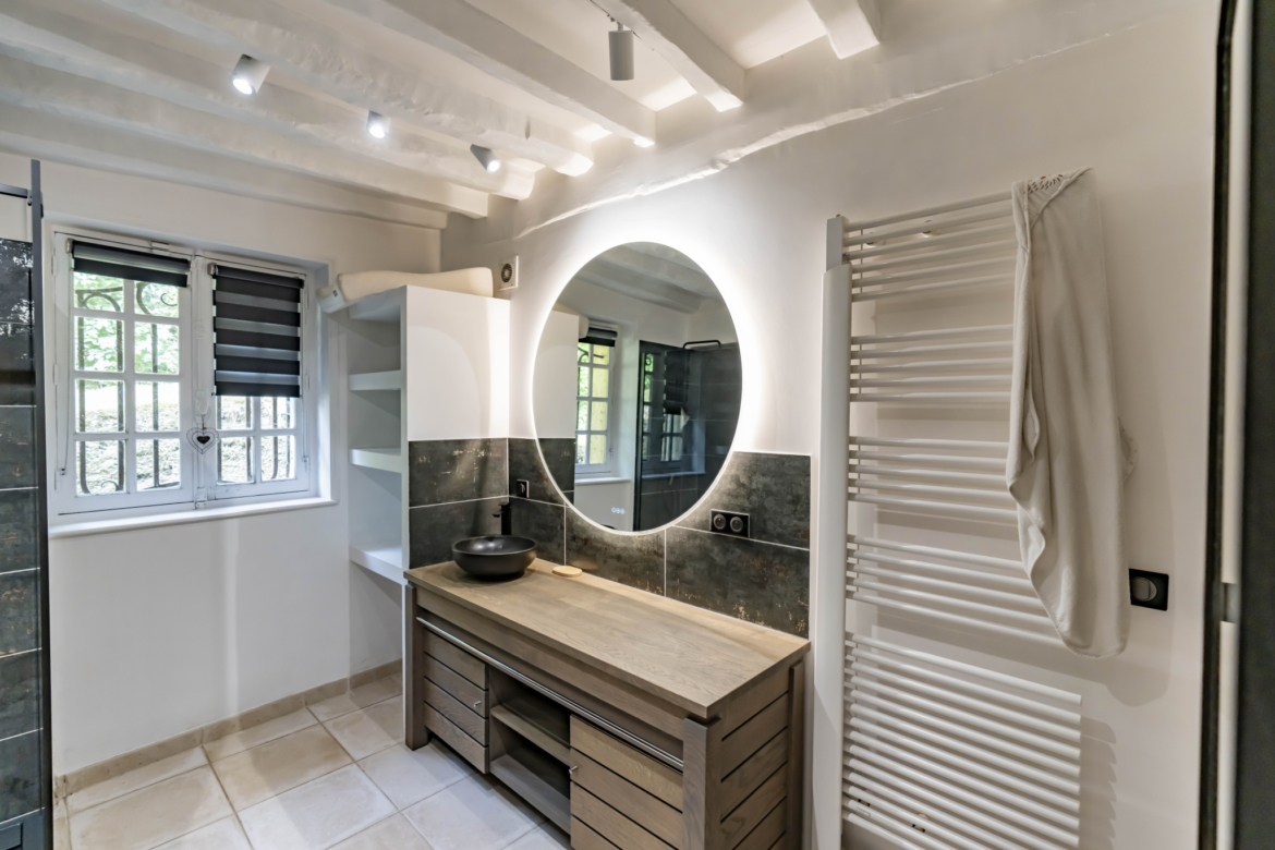 photo_f7960a676cdd1b4de68997151ca3a493