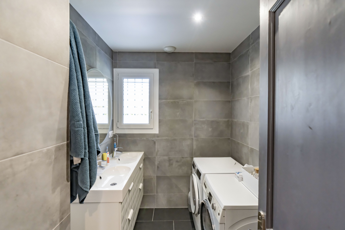 photo_c123d4d41b423fd760fdb5d49a5fc43a